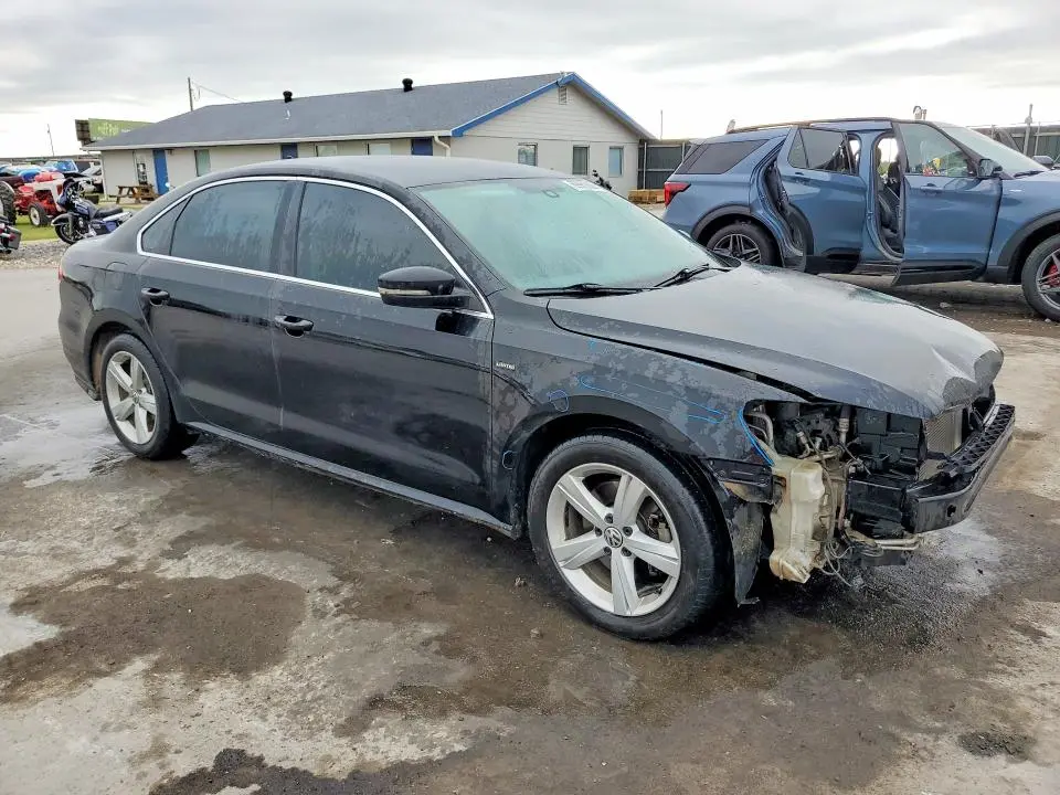 2015 VOLKSWAGEN PASSAT S  