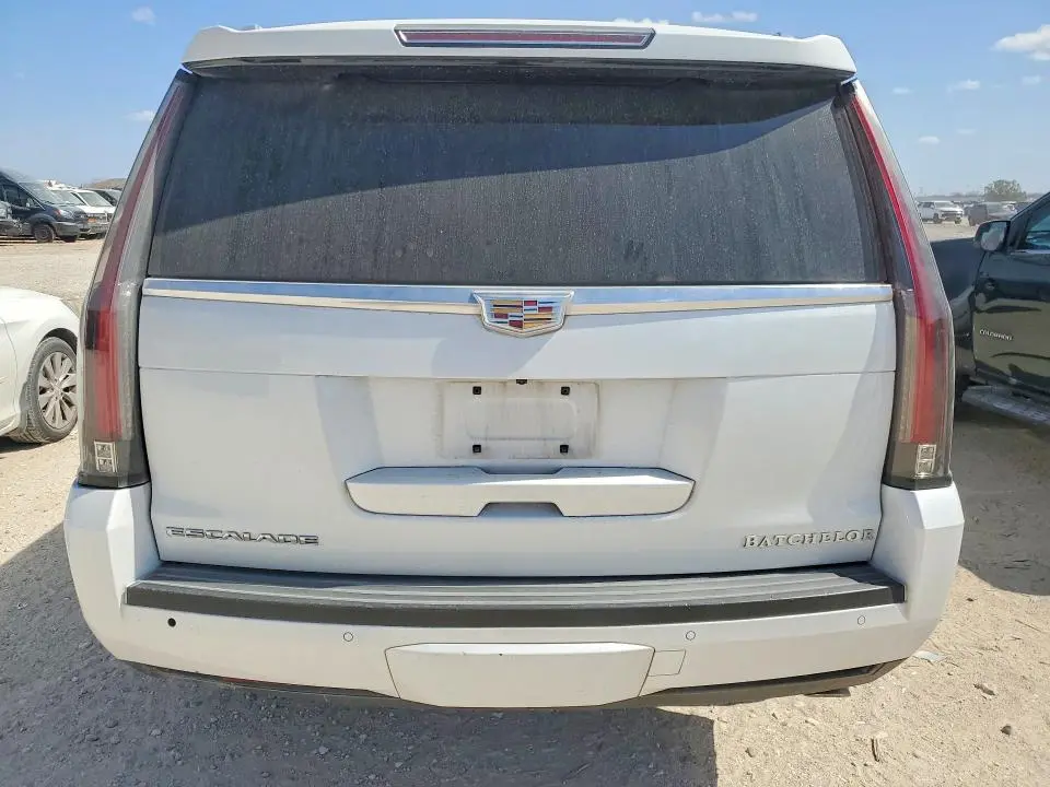 2016 CADILLAC ESCALADE LUXURY  