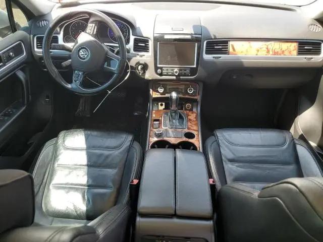 2012 VOLKSWAGEN TOUAREG V6  