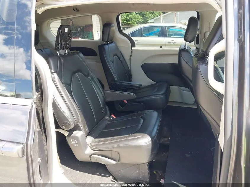 2020 CHRYSLER VOYAGER LXI