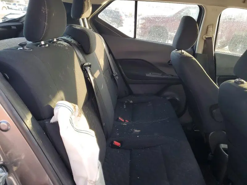 2022 NISSAN KICKS   