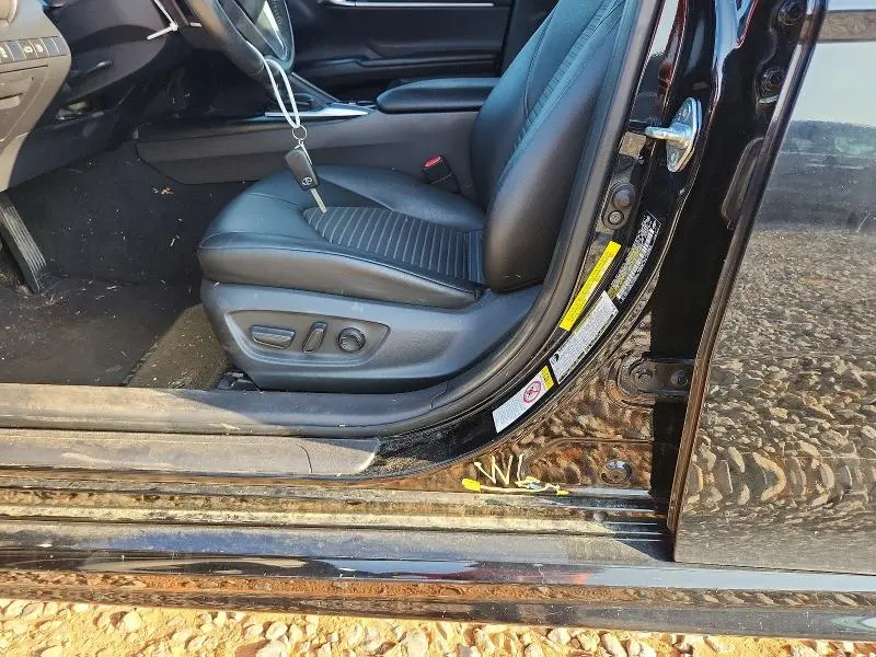 2018 TOYOTA CAMRY SE  