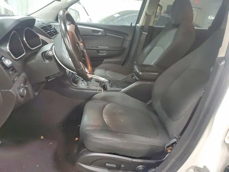 2011 CHEVROLET TRAVERSE LT  