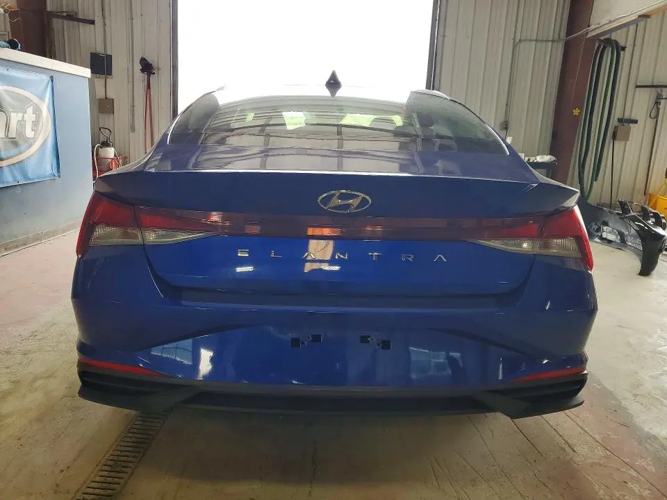 2023 HYUNDAI ELANTRA SE  