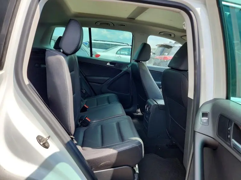 2016 VOLKSWAGEN TIGUAN S  