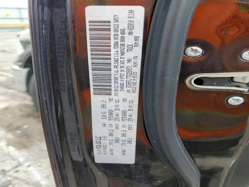 2016 RAM 1500 SLT  