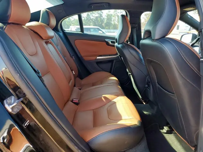 2015 VOLVO S60 PLATINUM  