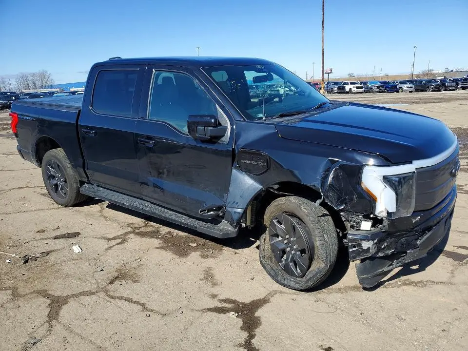 2022 FORD F150 LIGHTNING PRO  