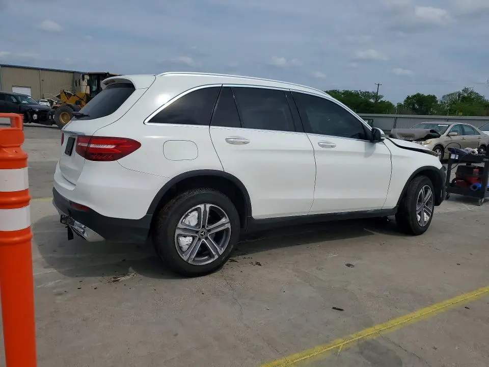 2019 MERCEDES-BENZ GLC 300  