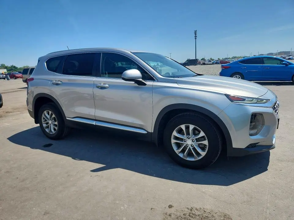 2020 HYUNDAI SANTA FE SE  