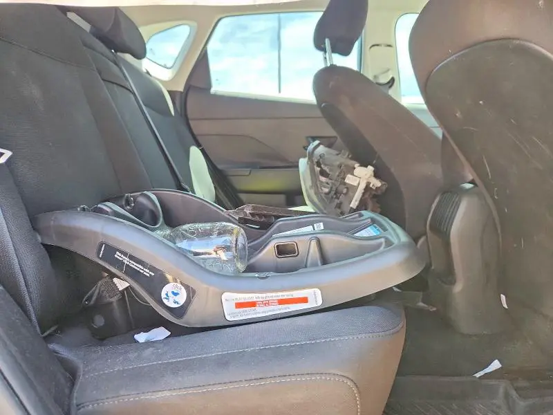 2024 HYUNDAI KONA SE  