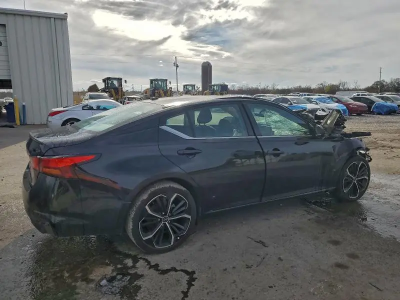 2024 NISSAN ALTIMA SR  