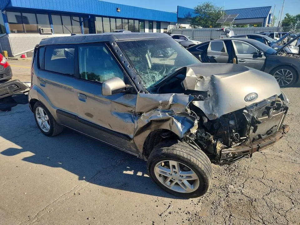 2010 KIA SOUL +  