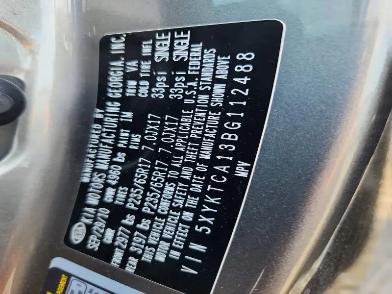 2011 KIA SORENTO LX  