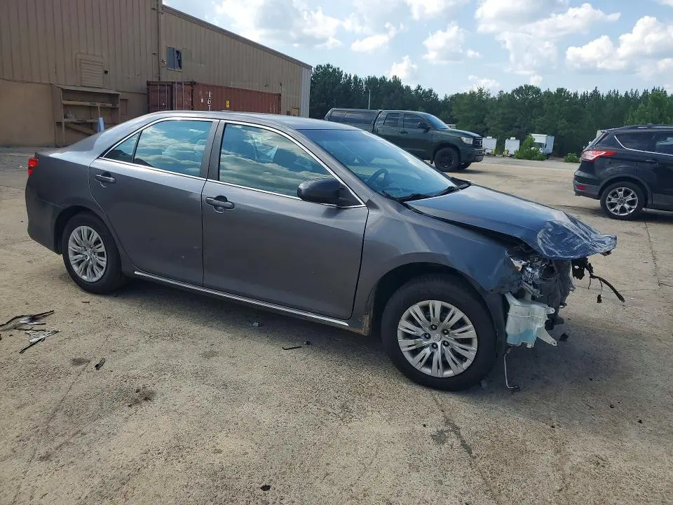 2014 TOYOTA CAMRY LE  