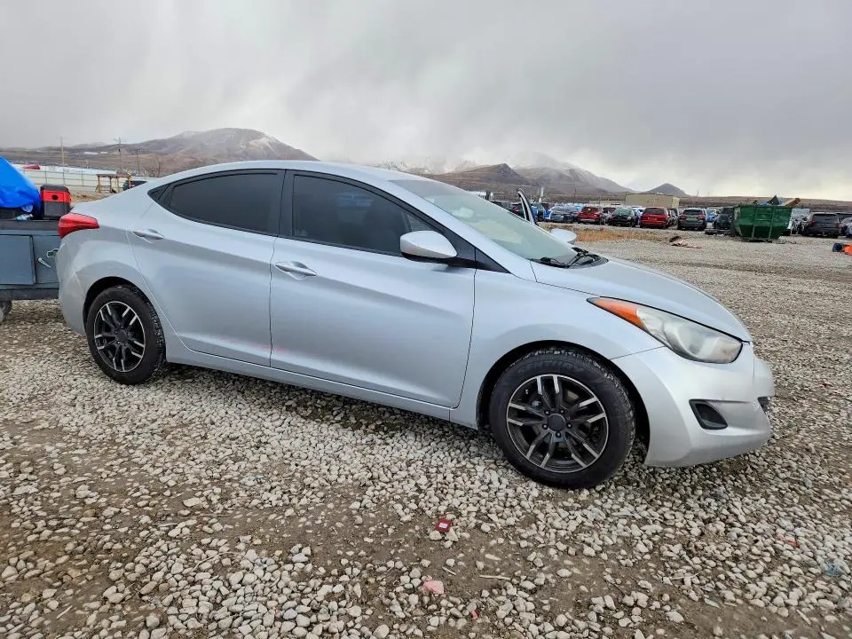 2012 HYUNDAI ELANTRA GLS  
