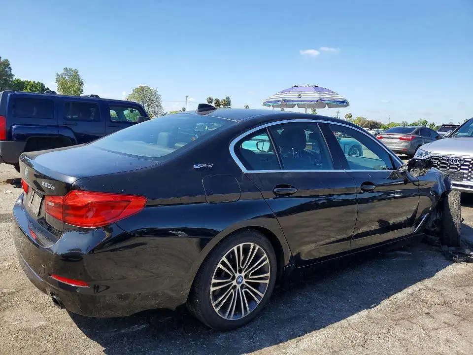 2019 BMW 530E   