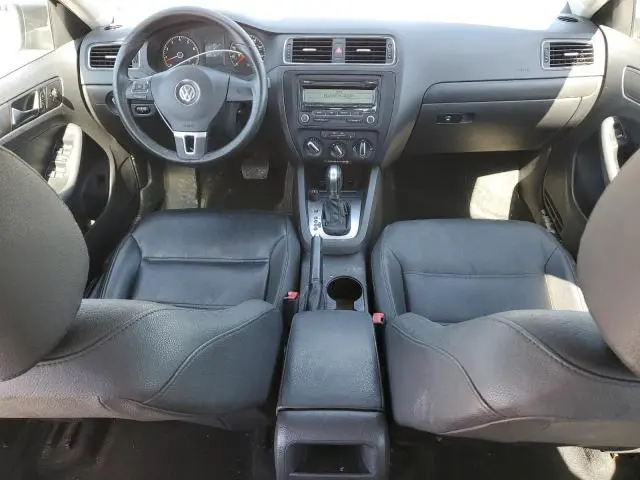 2011 VOLKSWAGEN JETTA SE  