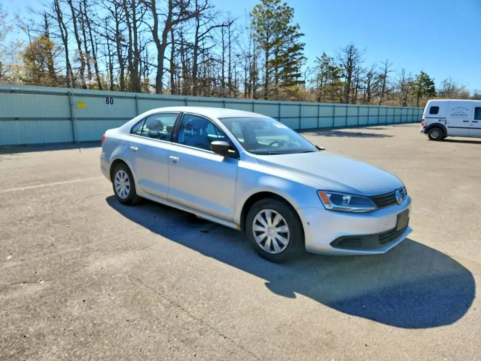 2011 VOLKSWAGEN JETTA BASE  