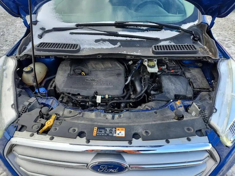 2017 FORD ESCAPE SE  