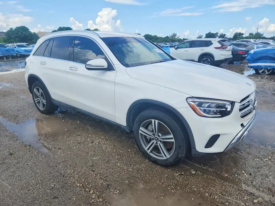 2020 MERCEDES-BENZ GLC 300  