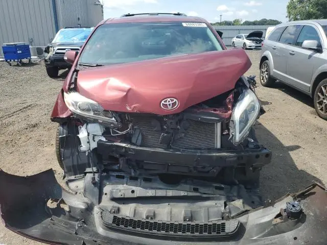 2016 TOYOTA SIENNA XLE  