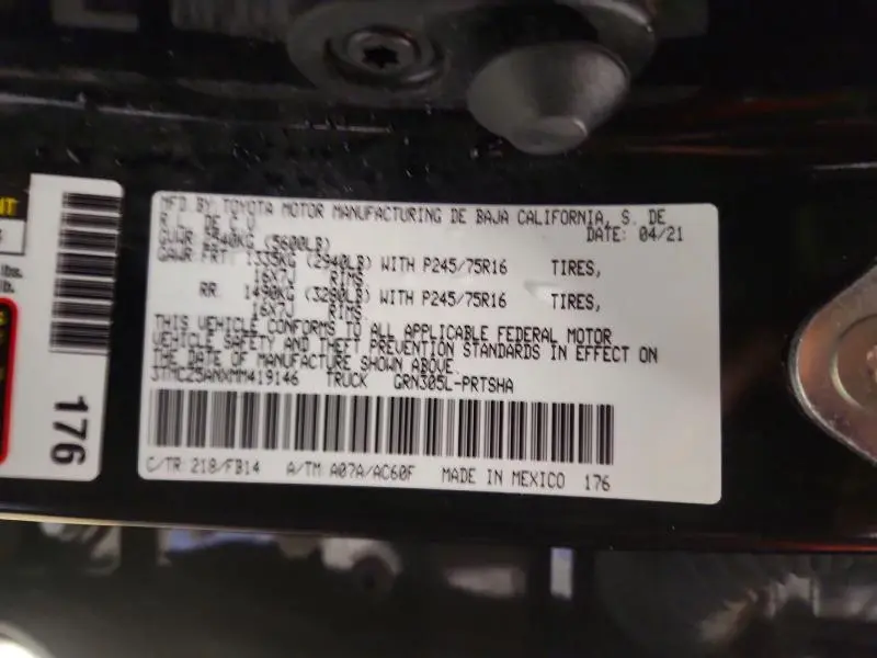 2021 TOYOTA TACOMA SR V6  