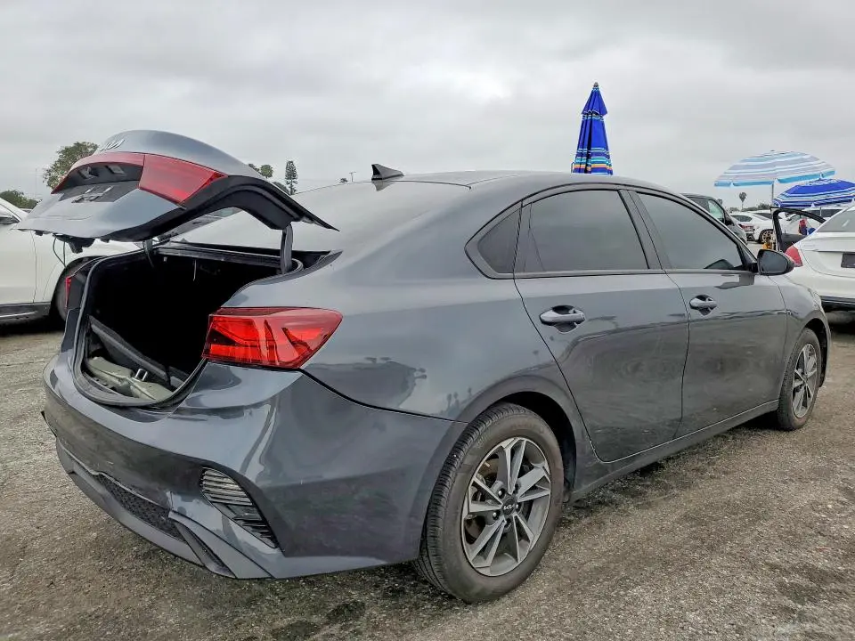 2024 KIA FORTE LXS  