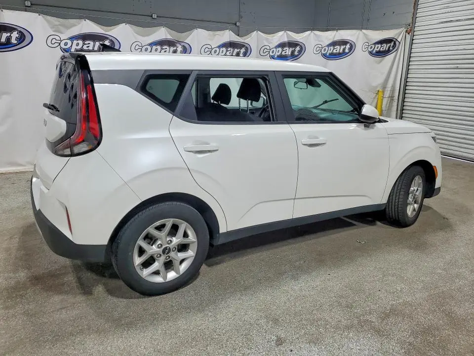 2023 KIA SOUL LX  