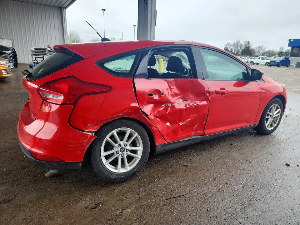 2015 FORD FOCUS SE  