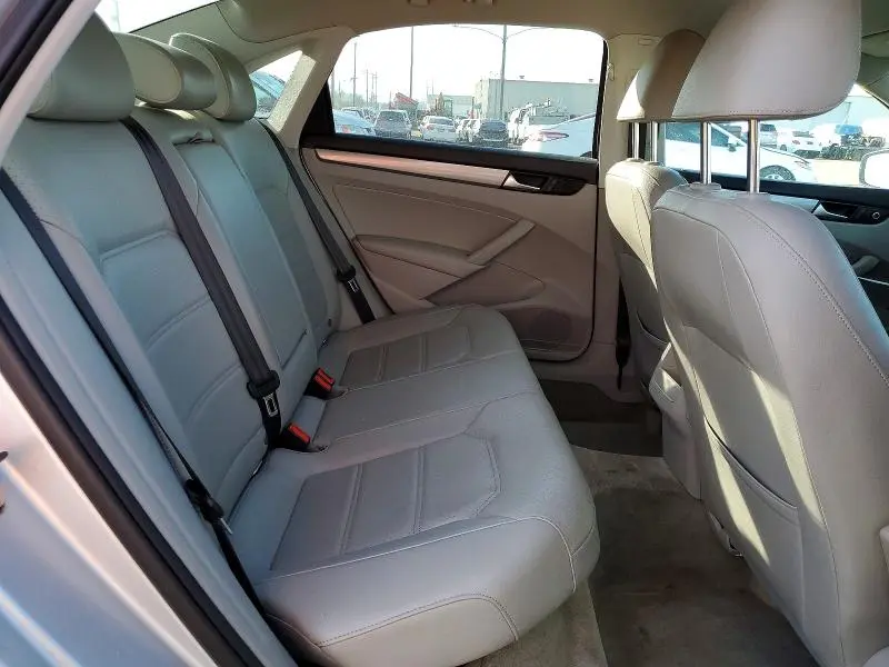 2015 VOLKSWAGEN PASSAT S  