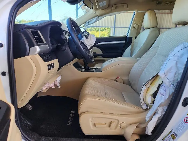 2019 TOYOTA HIGHLANDER LE PLUS  