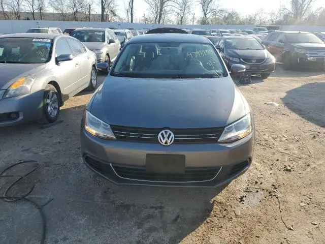 2013 VOLKSWAGEN JETTA SE  