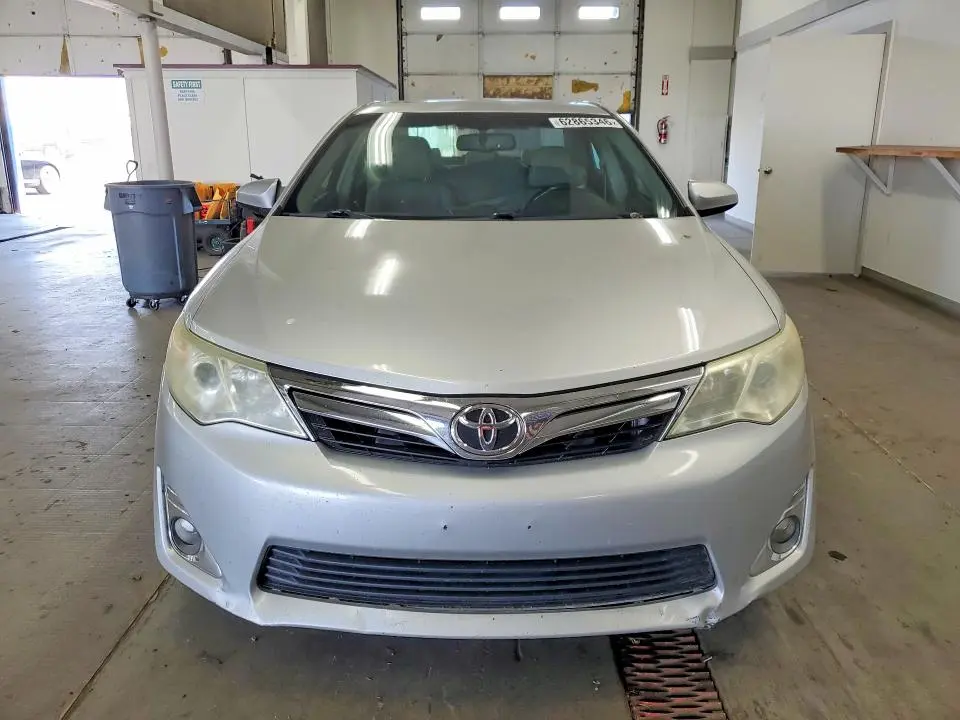 2014 TOYOTA CAMRY XLE V6  