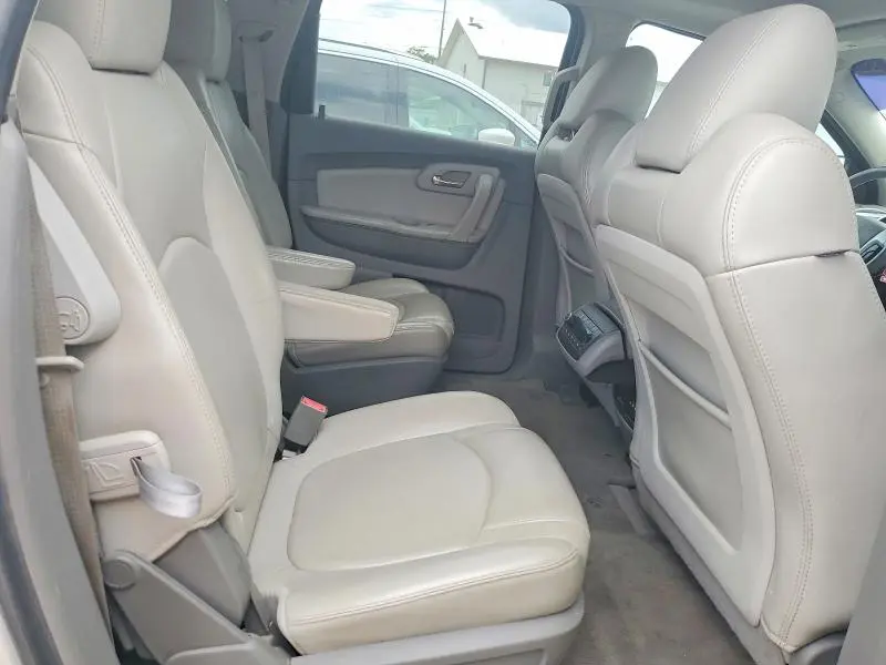 2011 CHEVROLET TRAVERSE LT  