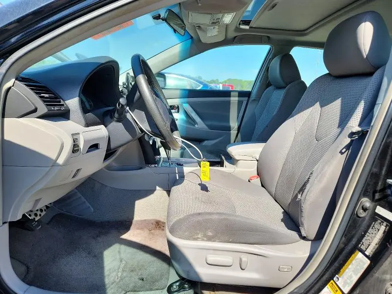 2011 TOYOTA CAMRY SE  