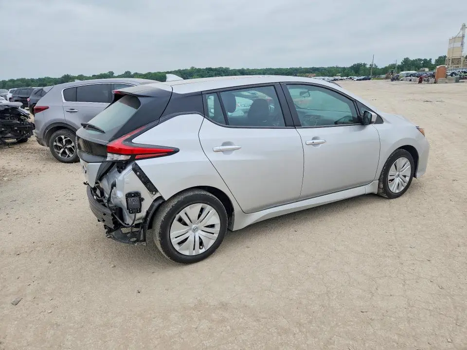2024 NISSAN LEAF S  