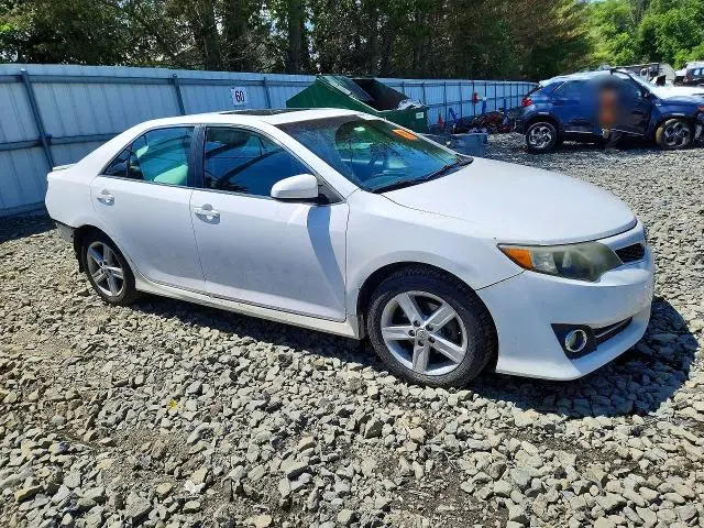 2012 TOYOTA CAMRY SE  