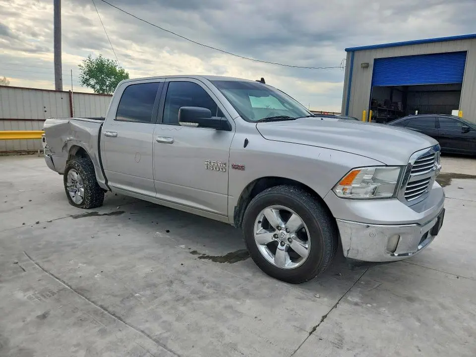 2017 RAM 1500 SLT  