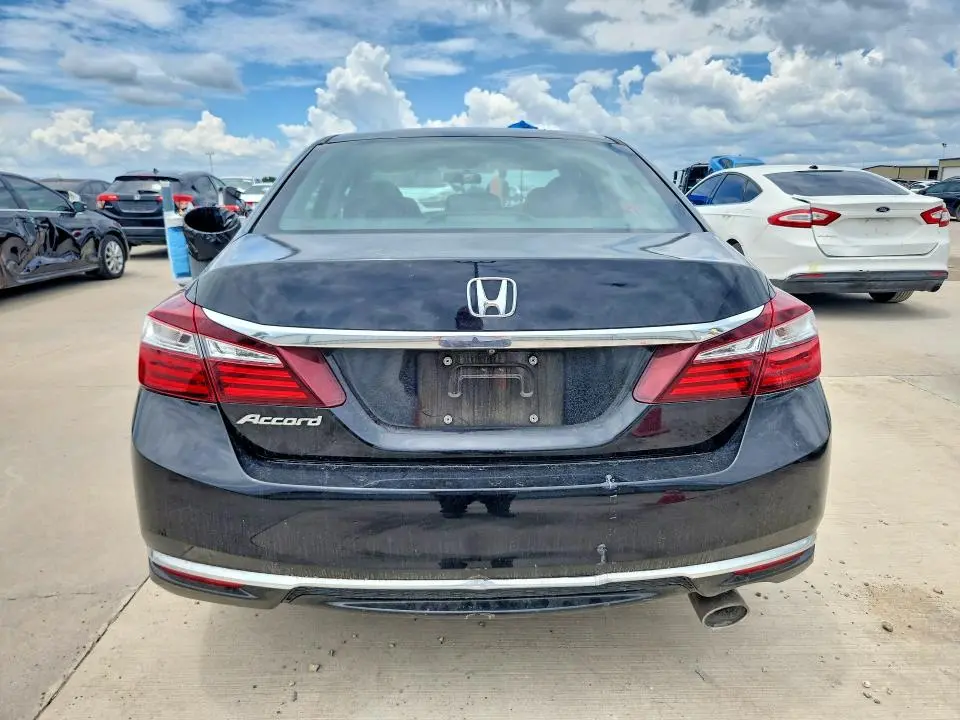 2017 HONDA ACCORD LX  