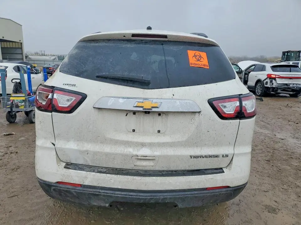2015 CHEV TRAVERSE LS  
