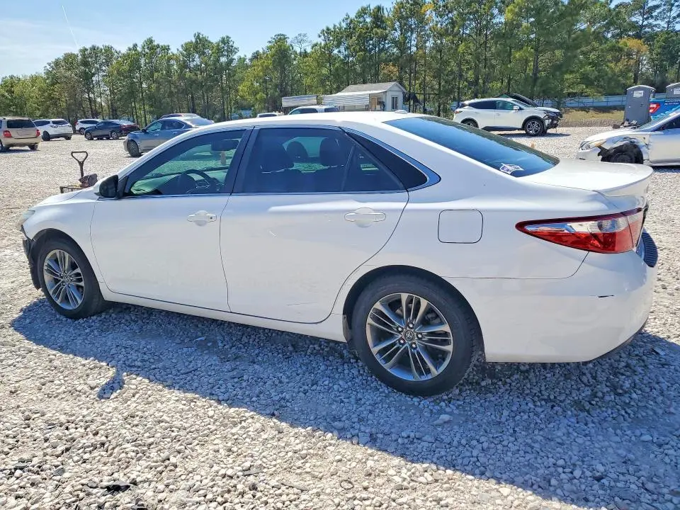 2016 TOYOTA CAMRY SE  