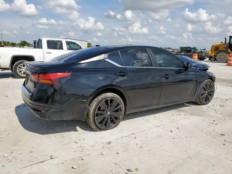 2022 NISSAN ALTIMA SR  