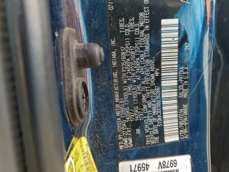 2011 TOYOTA SIENNA LE  