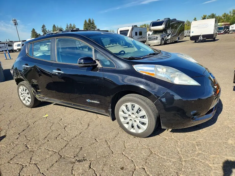 2015 NISSAN LEAF S  