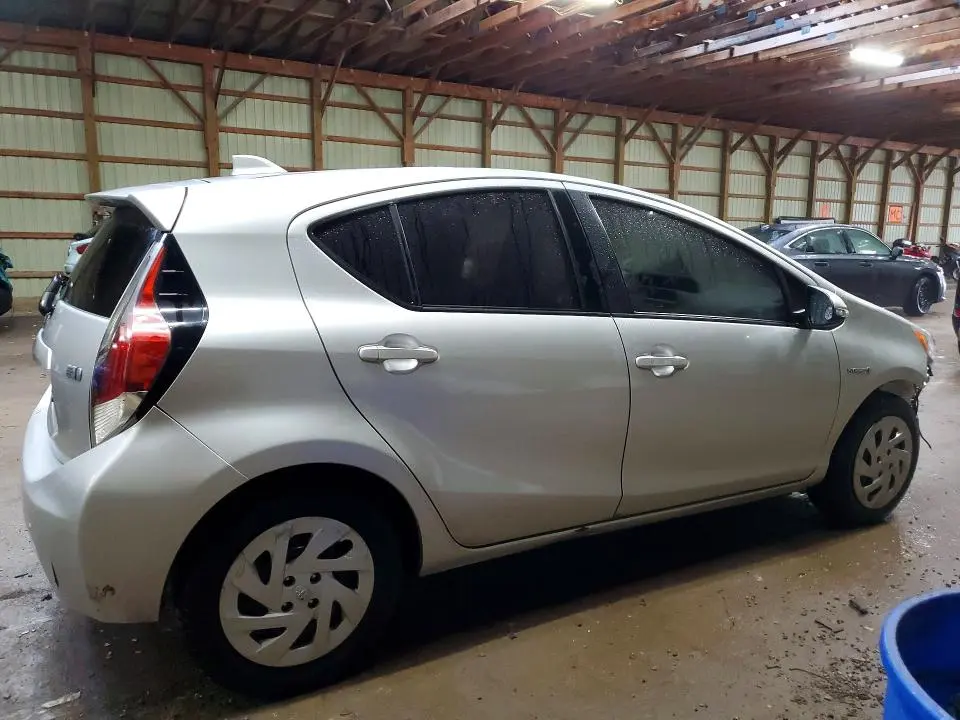 2016 TOYOTA PRIUS C ONE  