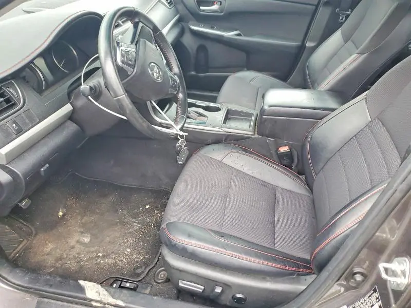 2016 TOYOTA CAMRY SE  