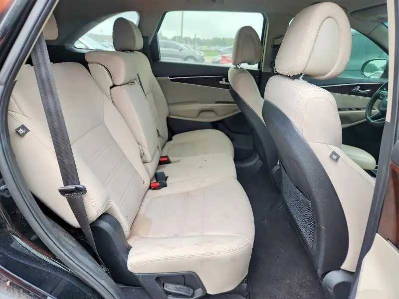 2017 KIA SORENTO LX V6  