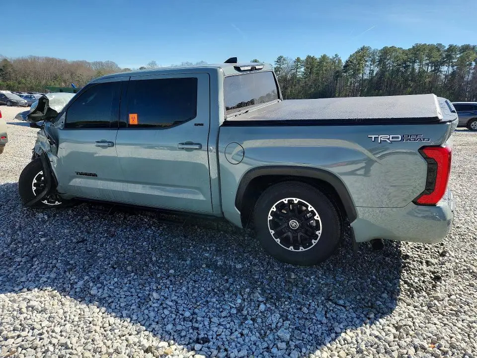 2022 TOYOTA TUNDRA SR5  