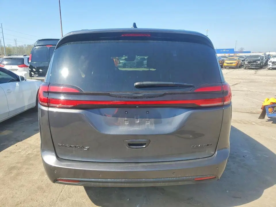 2023 CHRYSLER PACIFICA LIMITED  